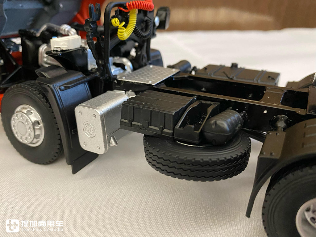 少见的1:32老款东风天龙模型实拍,已经停产多时,带您看看它的做工怎么样 - 第29张 - 提加商用车网 少见的1:32老款东风天龙模型实拍,已经停产多时,带您看看它的做工怎么样 - 第29张