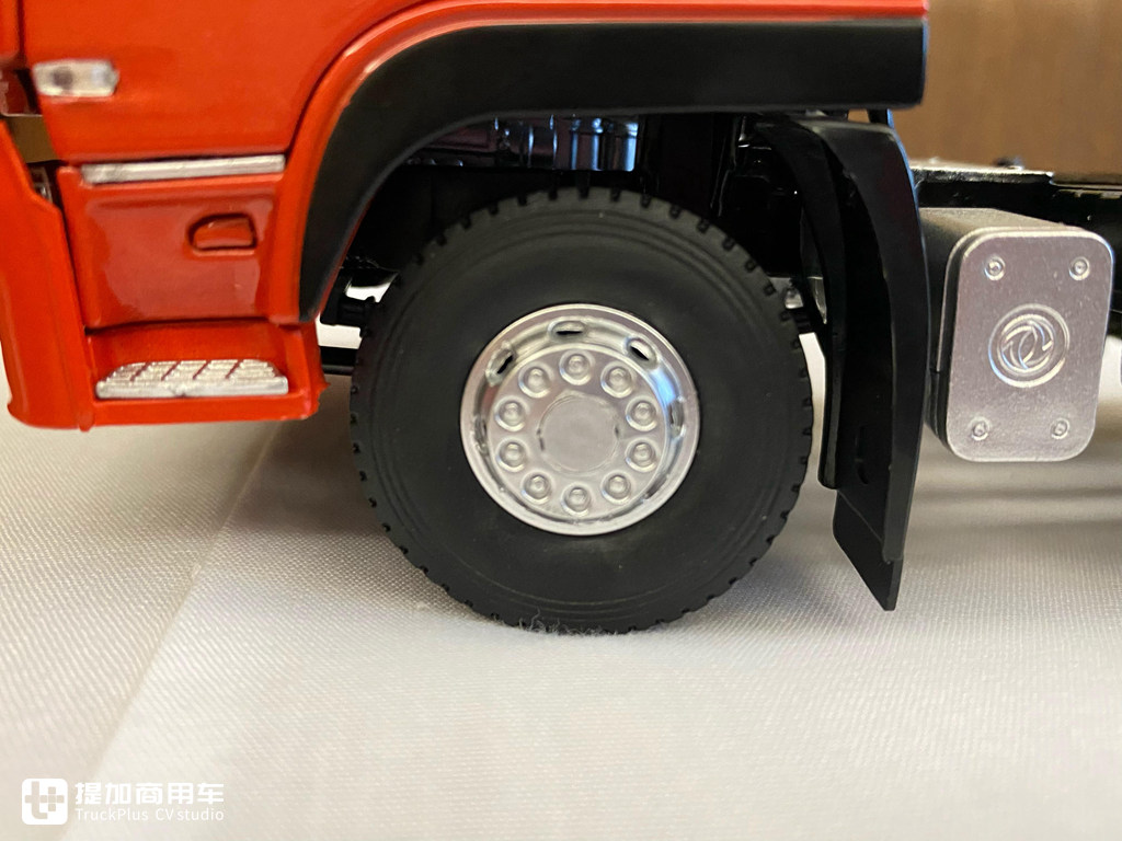 少见的1:32老款东风天龙模型实拍,已经停产多时,带您看看它的做工怎么样 - 第31张 - 提加商用车网 少见的1:32老款东风天龙模型实拍,已经停产多时,带您看看它的做工怎么样 - 第31张