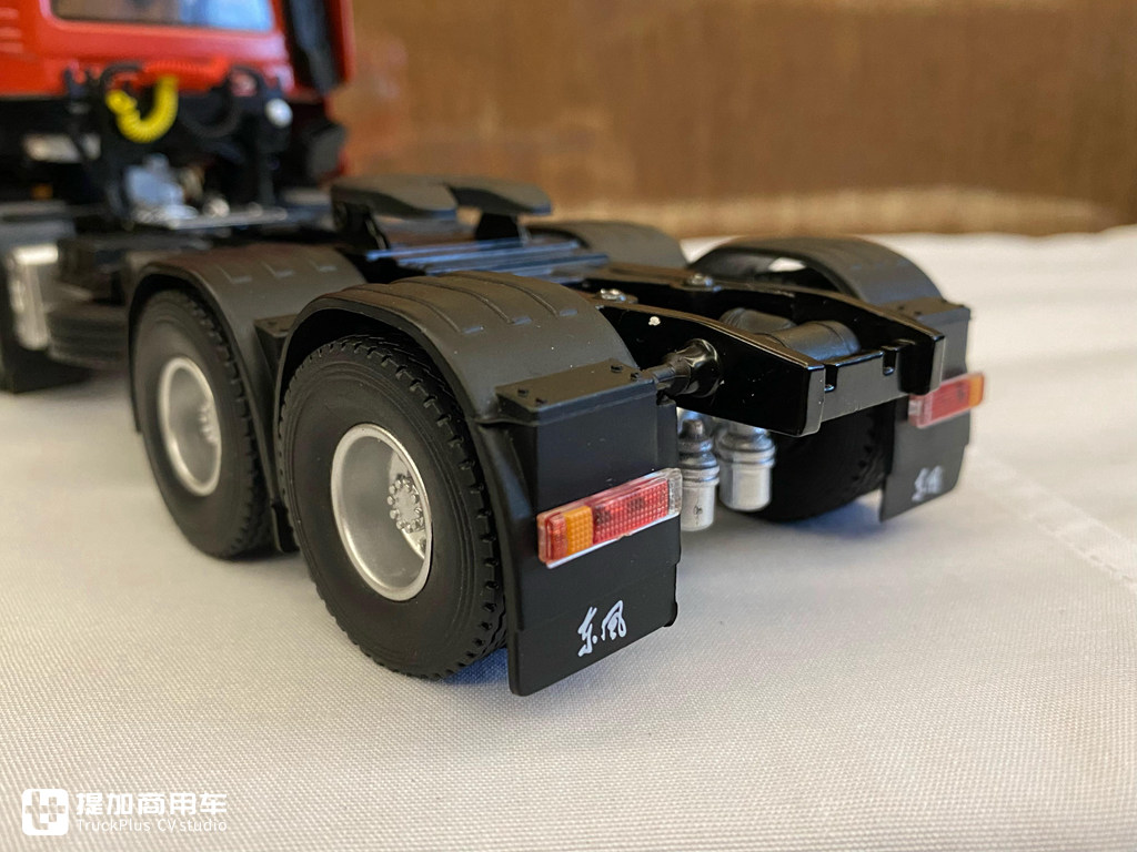 少见的1:32老款东风天龙模型实拍,已经停产多时,带您看看它的做工怎么样 - 第34张 - 提加商用车网 少见的1:32老款东风天龙模型实拍,已经停产多时,带您看看它的做工怎么样 - 第34张