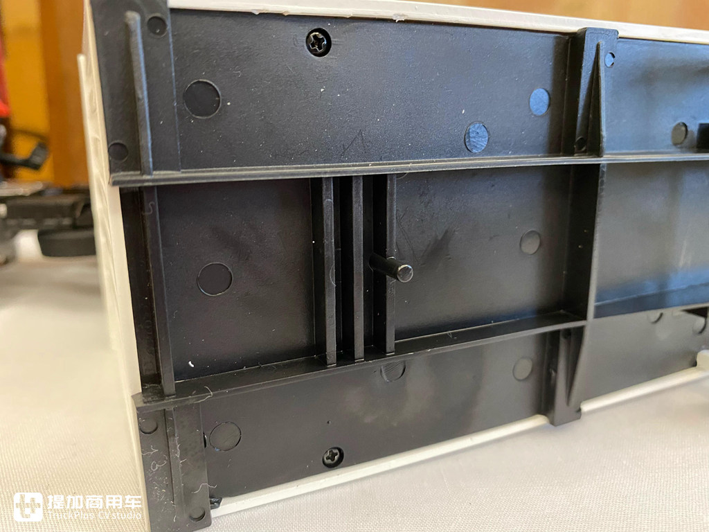 少见的1:32老款东风天龙模型实拍,已经停产多时,带您看看它的做工怎么样 - 第48张 - 提加商用车网 少见的1:32老款东风天龙模型实拍,已经停产多时,带您看看它的做工怎么样 - 第48张