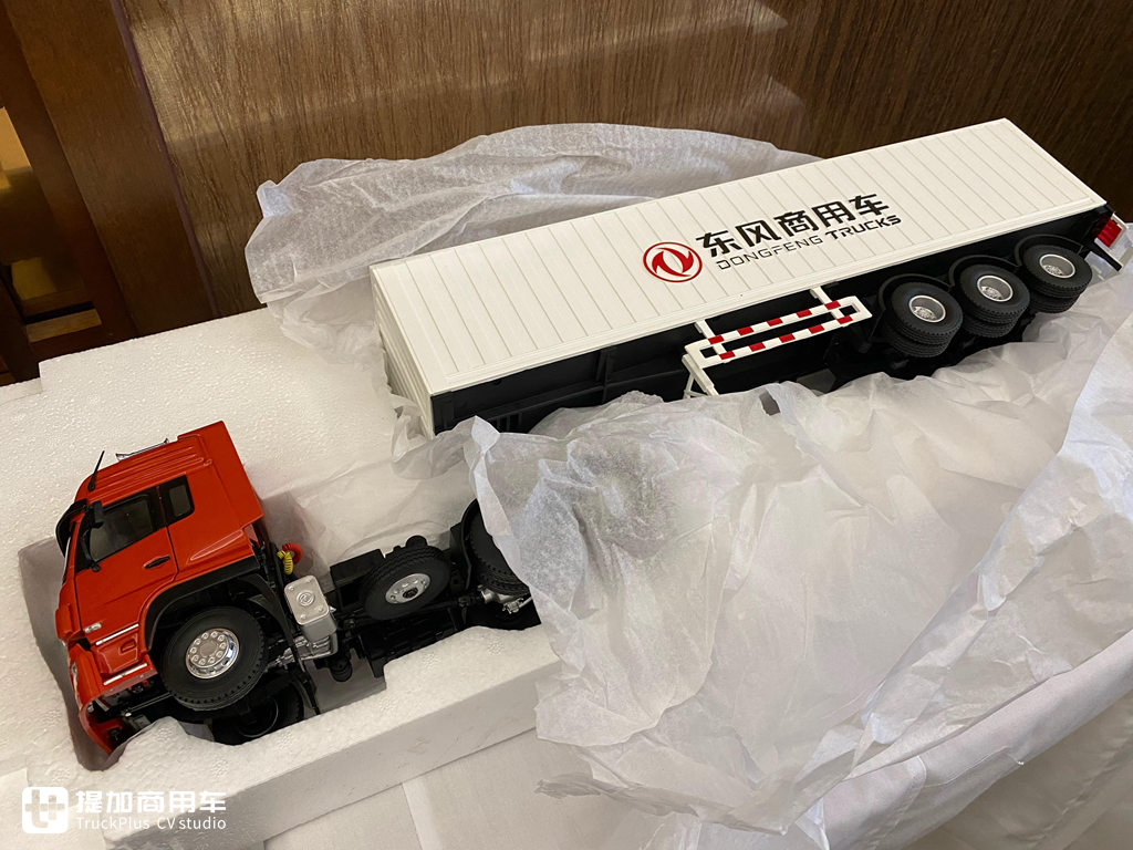 少见的1:32老款东风天龙模型实拍,已经停产多时,带您看看它的做工怎么样 - 第52张 - 提加商用车网 少见的1:32老款东风天龙模型实拍,已经停产多时,带您看看它的做工怎么样 - 第52张