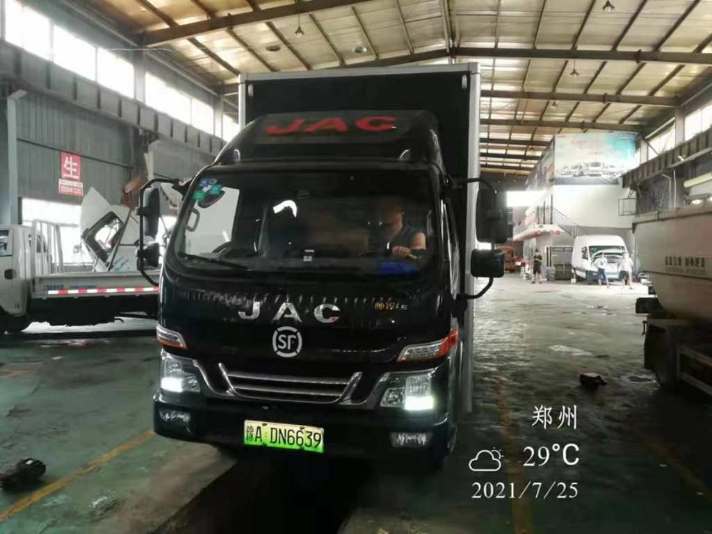 [江哥在行动] 河南暴雨侵袭车辆受损 江淮轻卡免费救援助力救灾 - 第3张