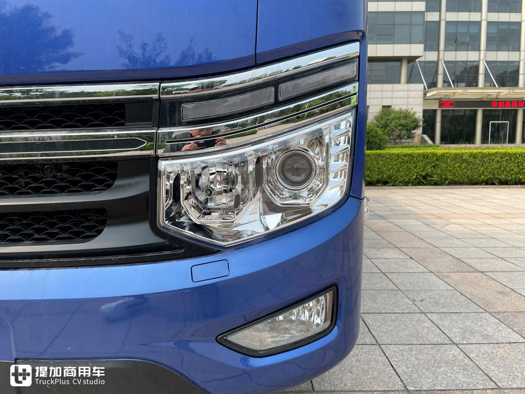 多彩外观真正轿卡内饰,还有减震座椅,国民好小卡领航S1实拍 - 第5张 - 提加商用车网 多彩外观真正轿卡内饰,还有减震座椅,国民好小卡领航S1实拍 - 第5张