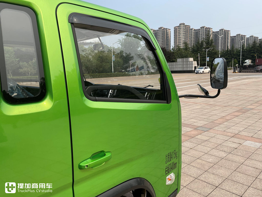 多彩外观真正轿卡内饰,还有减震座椅,国民好小卡领航S1实拍 - 第6张 - 提加商用车网 多彩外观真正轿卡内饰,还有减震座椅,国民好小卡领航S1实拍 - 第6张