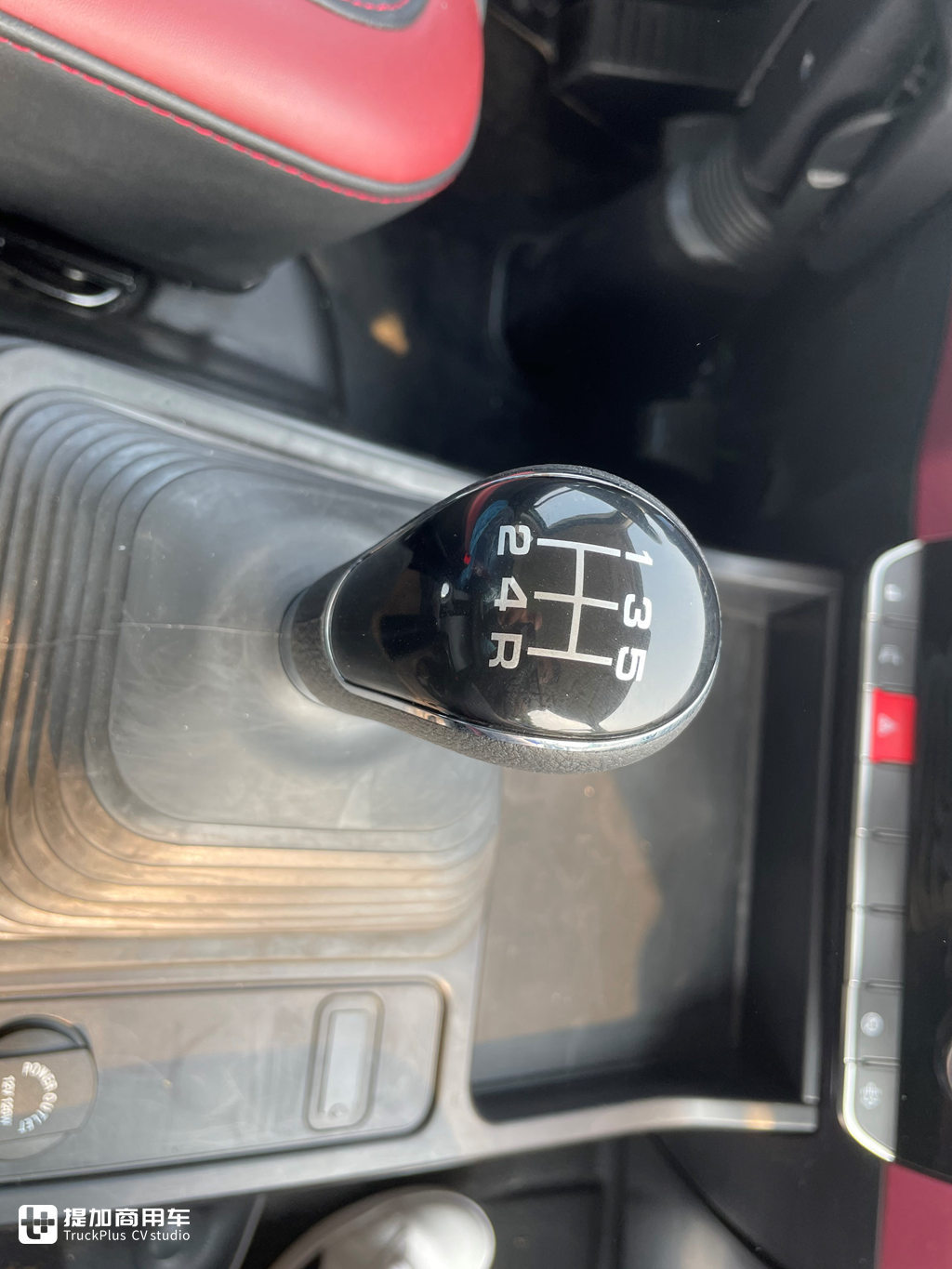 多彩外观真正轿卡内饰,还有减震座椅,国民好小卡领航S1实拍 - 第14张 - 提加商用车网 多彩外观真正轿卡内饰,还有减震座椅,国民好小卡领航S1实拍 - 第14张