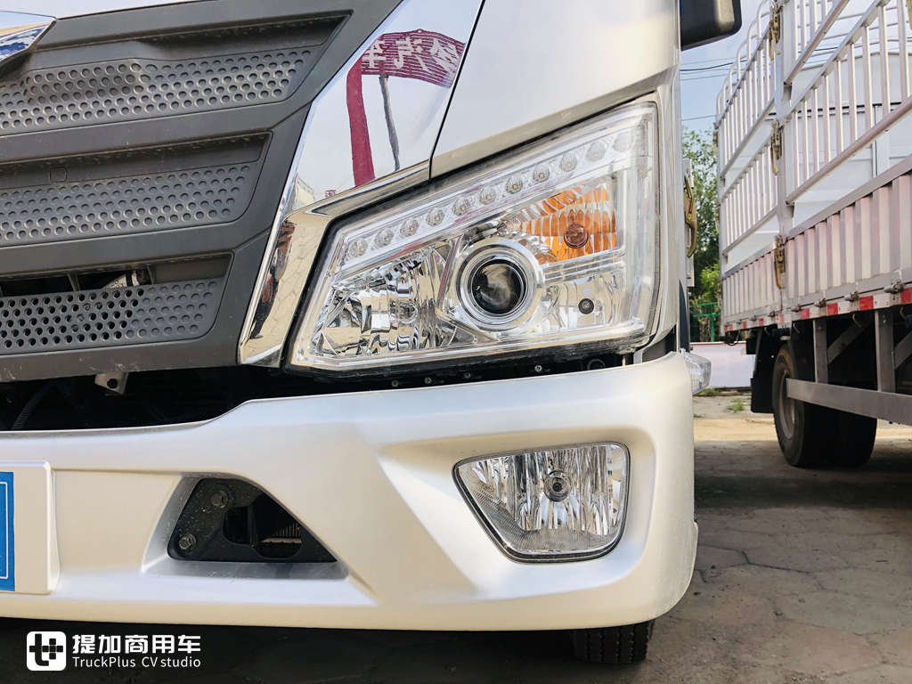 短途城配也有高端车型,轿车化驾乘体验,领航5轻卡实拍 - 第4张 - 提加商用车网 短途城配也有高端车型,轿车化驾乘体验,领航5轻卡实拍 - 第4张