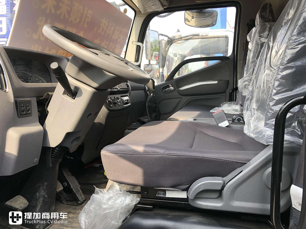 短途城配也有高端车型,轿车化驾乘体验,领航5轻卡实拍 - 第6张 - 提加商用车网 短途城配也有高端车型,轿车化驾乘体验,领航5轻卡实拍 - 第6张