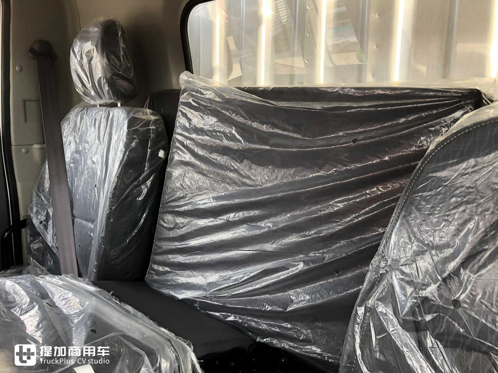 短途城配也有高端车型,轿车化驾乘体验,领航5轻卡实拍 - 第13张 - 提加商用车网 短途城配也有高端车型,轿车化驾乘体验,领航5轻卡实拍 - 第13张