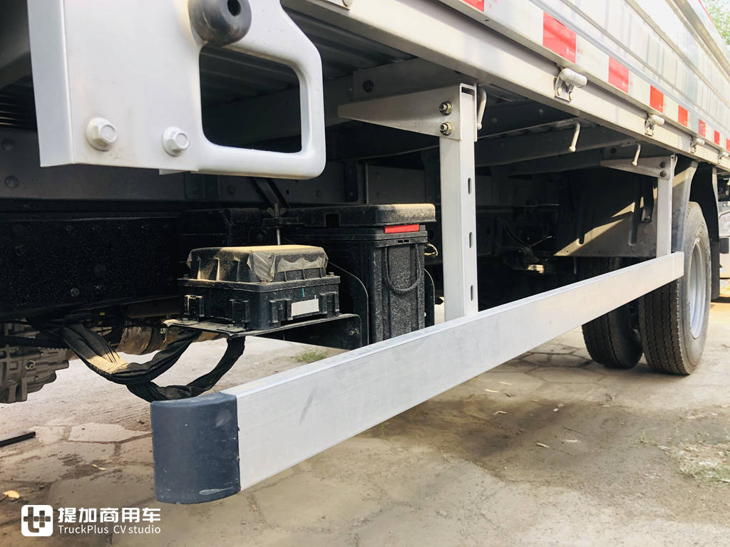 短途城配也有高端车型,轿车化驾乘体验,领航5轻卡实拍 - 第19张 - 提加商用车网 短途城配也有高端车型,轿车化驾乘体验,领航5轻卡实拍 - 第19张