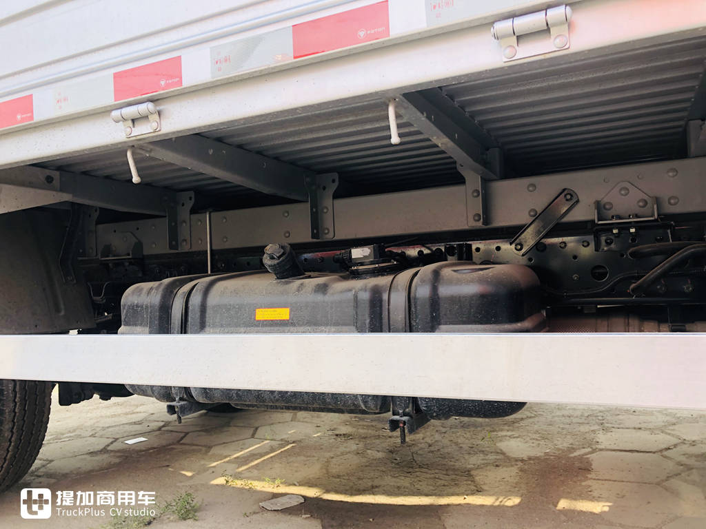 短途城配也有高端车型,轿车化驾乘体验,领航5轻卡实拍 - 第20张 - 提加商用车网 短途城配也有高端车型,轿车化驾乘体验,领航5轻卡实拍 - 第20张