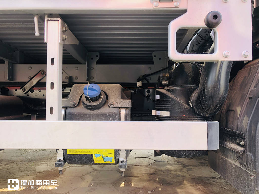 短途城配也有高端车型,轿车化驾乘体验,领航5轻卡实拍 - 第21张 - 提加商用车网 短途城配也有高端车型,轿车化驾乘体验,领航5轻卡实拍 - 第21张