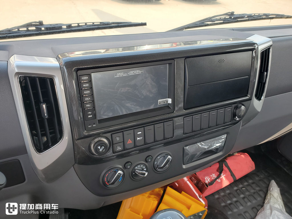 年轻人的入门卡车,妥妥的回本神器,时代领航ES5载货车实拍 - 第10张 - 提加商用车网 年轻人的入门卡车,妥妥的回本神器,时代领航ES5载货车实拍 - 第10张