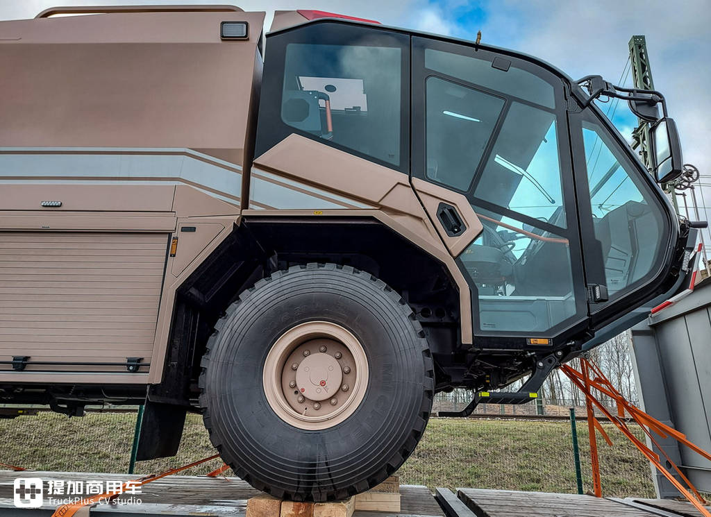 全球机场消防的绝对战力,美国空军订购的卢森宝亚美洲豹4X4机场消防车实拍 - 第11张 - 提加商用车网 全球机场消防的绝对战力,美国空军订购的卢森宝亚美洲豹4X4机场消防车实拍 - 第11张