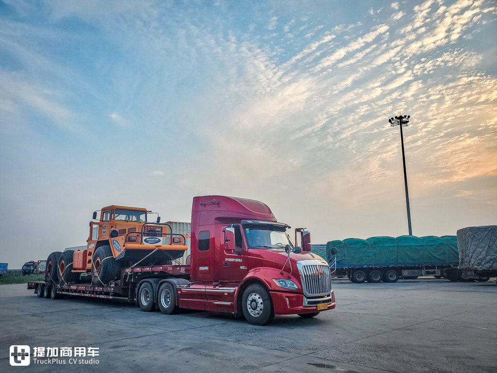 江淮跨越V7牵引车跟车记录,带您看看国产最高端长头卡车的实际运营表现 - 第1张 - 提加商用车网 江淮跨越V7牵引车跟车记录,带您看看国产最高端长头卡车的实际运营表现 - 第1张