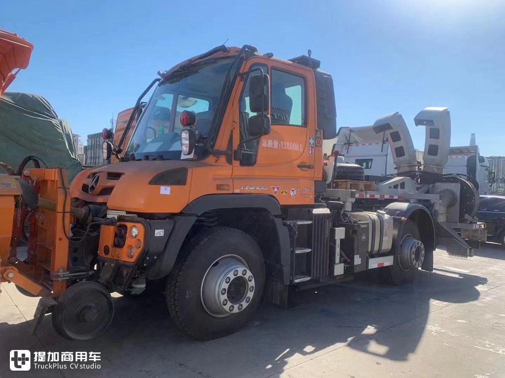 能跑在公路上,也可以行驶在铁轨上,原装进口的乌尼莫克U423路轨两用除雪车实拍 - 第8张 - 提加商用车网 能跑在公路上,也可以行驶在铁轨上,原装进口的乌尼莫克U423路轨两用除雪车实拍 - 第8张