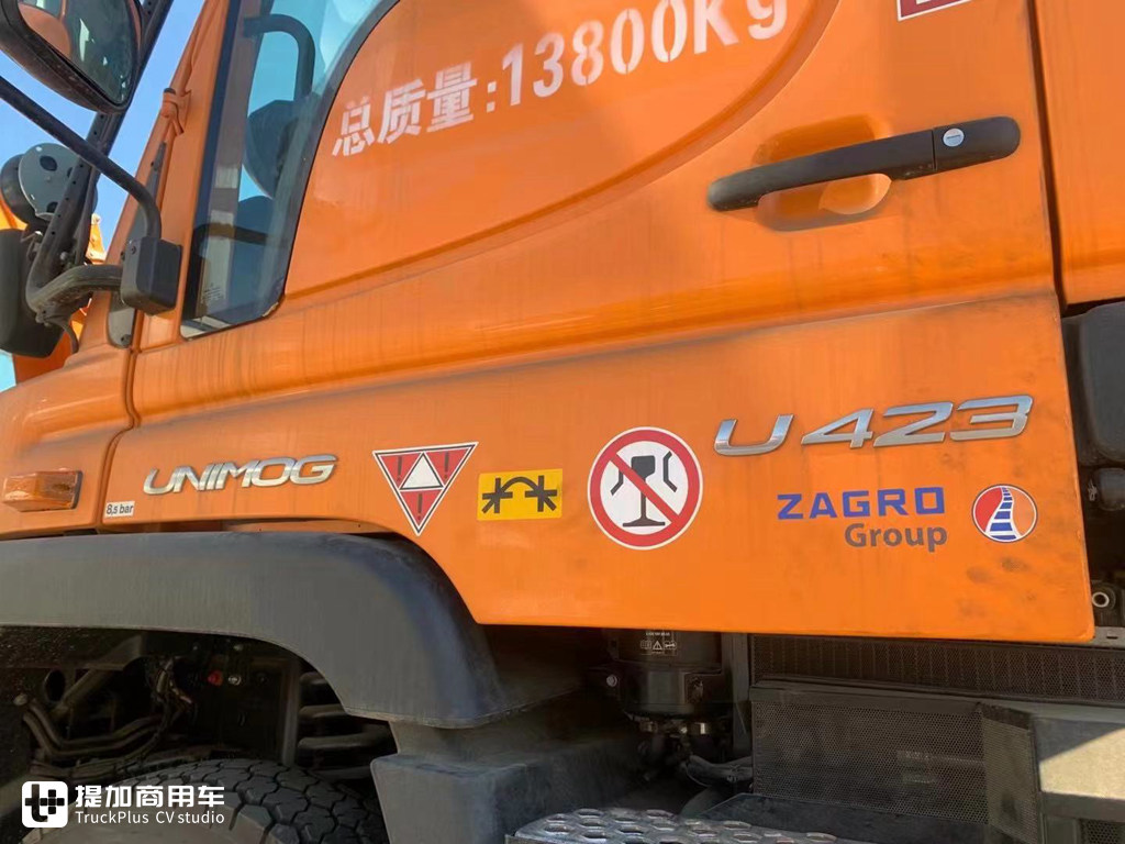 能跑在公路上,也可以行驶在铁轨上,原装进口的乌尼莫克U423路轨两用除雪车实拍 - 第13张 - 提加商用车网 能跑在公路上,也可以行驶在铁轨上,原装进口的乌尼莫克U423路轨两用除雪车实拍 - 第13张