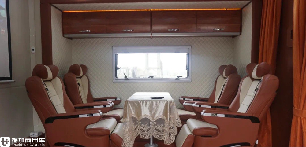 少见的国产重卡底盘打造的房车,内部面积近30平,上汽大通H90 A型房车实拍 - 第15张 - 提加商用车网 少见的国产重卡底盘打造的房车,内部面积近30平,上汽大通H90 A型房车实拍 - 第15张