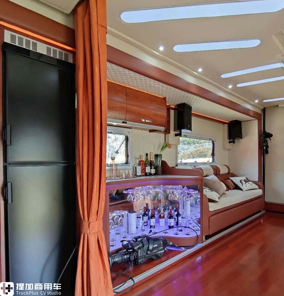 少见的国产重卡底盘打造的房车,内部面积近30平,上汽大通H90 A型房车实拍 - 第16张 - 提加商用车网 少见的国产重卡底盘打造的房车,内部面积近30平,上汽大通H90 A型房车实拍 - 第16张