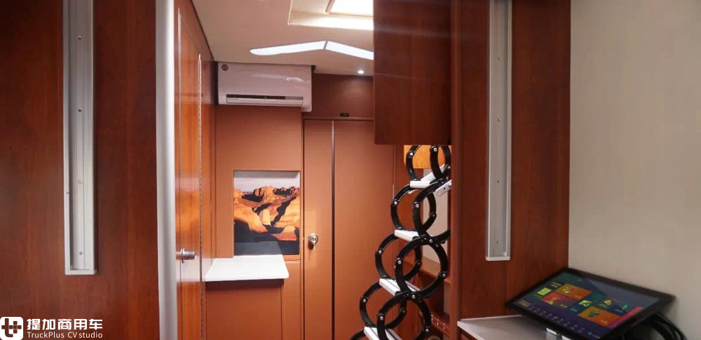 少见的国产重卡底盘打造的房车,内部面积近30平,上汽大通H90 A型房车实拍 - 第19张 - 提加商用车网 少见的国产重卡底盘打造的房车,内部面积近30平,上汽大通H90 A型房车实拍 - 第19张
