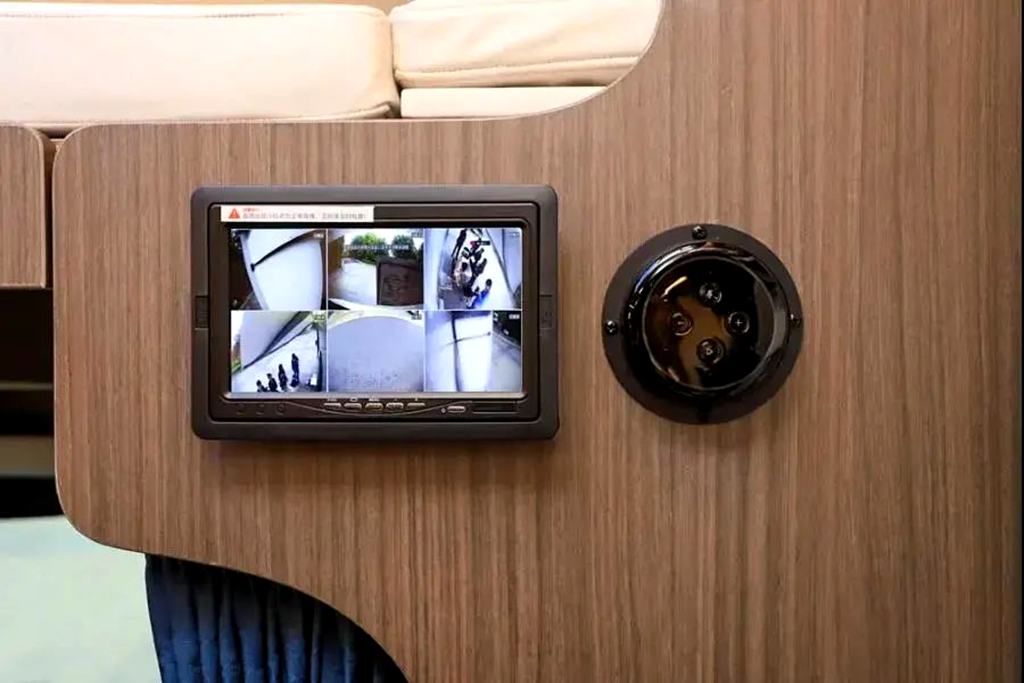 进口依维柯New Daily底盘改装的瑞弗顶级旗舰S820来了!快来看看它够不够高端! - 第6张 - 提加商用车网 进口依维柯New Daily底盘改装的瑞弗顶级旗舰S820来了!快来看看它够不够高端! - 第6张