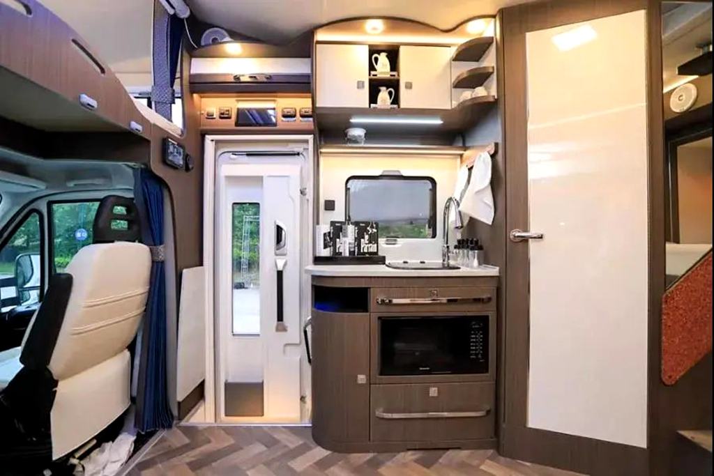 进口依维柯New Daily底盘改装的瑞弗顶级旗舰S820来了!快来看看它够不够高端! - 第7张 - 提加商用车网 进口依维柯New Daily底盘改装的瑞弗顶级旗舰S820来了!快来看看它够不够高端! - 第7张