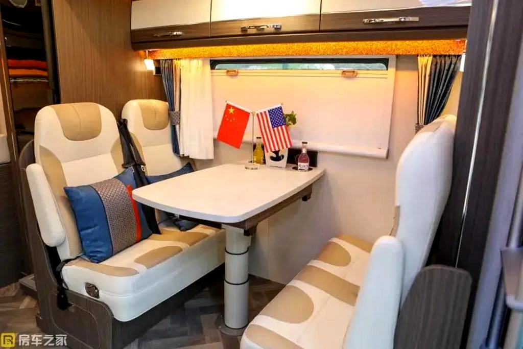 进口依维柯New Daily底盘改装的瑞弗顶级旗舰S820来了!快来看看它够不够高端! - 第9张 - 提加商用车网 进口依维柯New Daily底盘改装的瑞弗顶级旗舰S820来了!快来看看它够不够高端! - 第9张