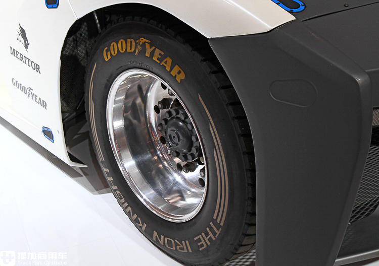 2400马力，迄今为止速度最快的卡车，带您近距离体验沃尔沃钢铁骑士赛车 - 第15张