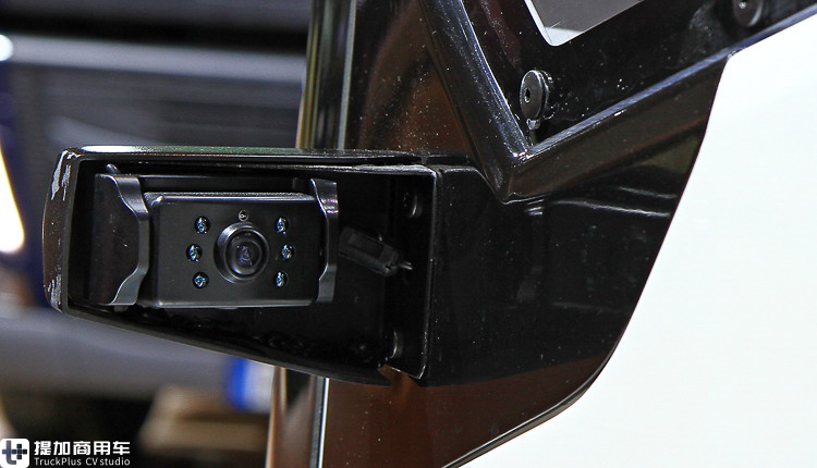 2400马力，迄今为止速度最快的卡车，带您近距离体验沃尔沃钢铁骑士赛车 - 第20张