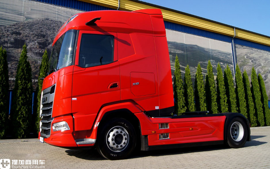 达夫新一代XG牵引车实拍,这内饰提升的太大了,我都有点不认识达夫了! - 第3张 - 提加商用车网 达夫新一代XG牵引车实拍,这内饰提升的太大了,我都有点不认识达夫了! - 第3张