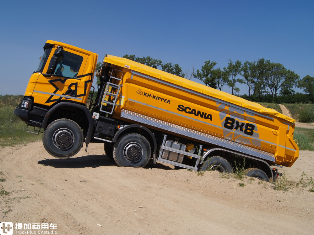 8X8全驱还是手动挡,斯堪尼亚在波兰推出的新一代P系XT自卸车,性能真暴力 - 第1张 - 提加商用车网 8X8全驱还是手动挡,斯堪尼亚在波兰推出的新一代P系XT自卸车,性能真暴力 - 第1张