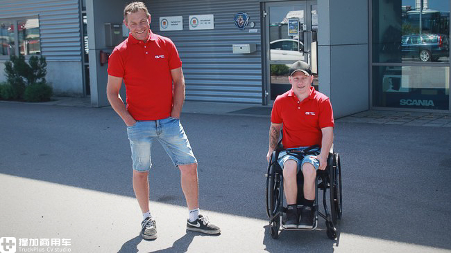 小伙意外从4米高卡车顶跌落致下半身瘫痪,但接下来..分享一则结局圆满的让人泪目的故事 - 第4张 - 提加商用车网 小伙意外从4米高卡车顶跌落致下半身瘫痪,但接下来..分享一则结局圆满的让人泪目的故事 - 第4张