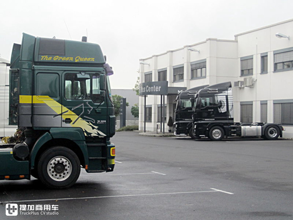 搭载V10发动机,上世纪90年代就高达603马力,这款曼恩F2000牵引车你肯定没有见过 - 第9张 - 提加商用车网 搭载V10发动机,上世纪90年代就高达603马力,这款曼恩F2000牵引车你肯定没有见过 - 第9张