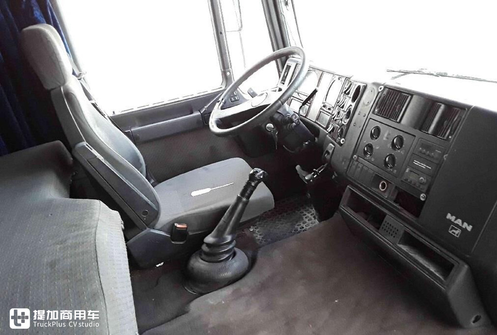 搭载V10发动机,上世纪90年代就高达603马力,这款曼恩F2000牵引车你肯定没有见过 - 第14张 - 提加商用车网 搭载V10发动机,上世纪90年代就高达603马力,这款曼恩F2000牵引车你肯定没有见过 - 第14张
