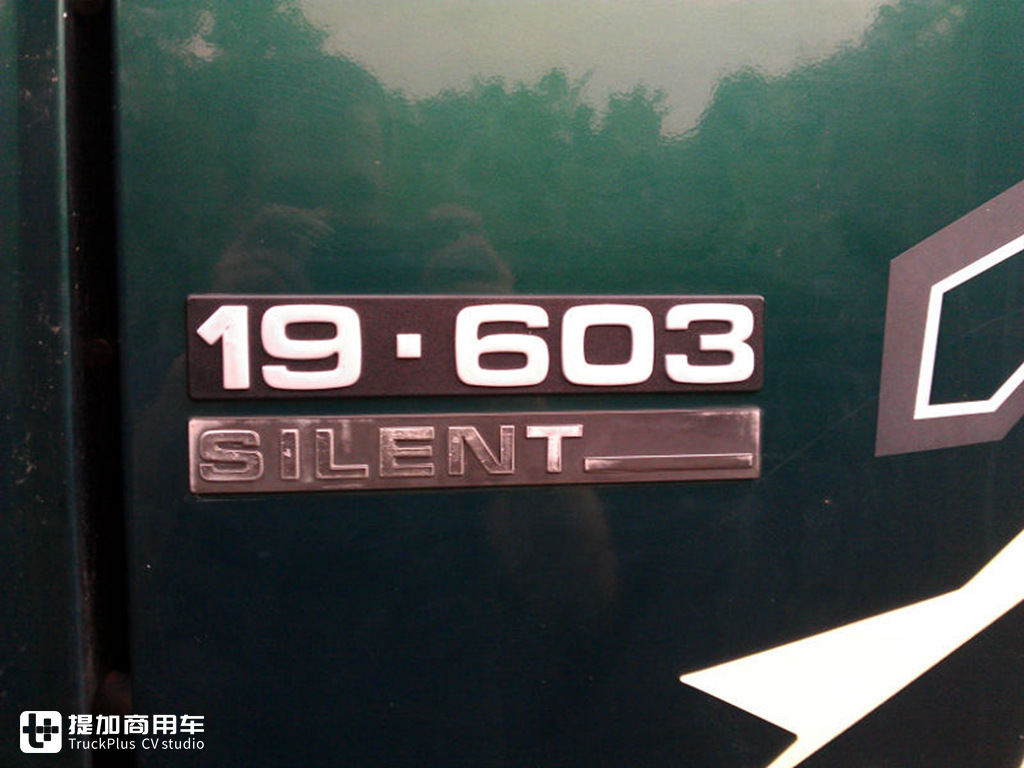 搭载V10发动机,上世纪90年代就高达603马力,这款曼恩F2000牵引车你肯定没有见过 - 第18张 - 提加商用车网 搭载V10发动机,上世纪90年代就高达603马力,这款曼恩F2000牵引车你肯定没有见过 - 第18张
