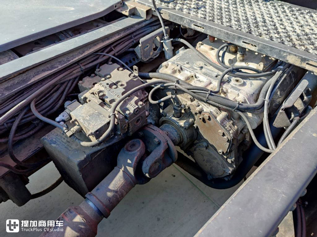 搭载V10发动机,上世纪90年代就高达603马力,这款曼恩F2000牵引车你肯定没有见过 - 第20张 - 提加商用车网 搭载V10发动机,上世纪90年代就高达603马力,这款曼恩F2000牵引车你肯定没有见过 - 第20张
