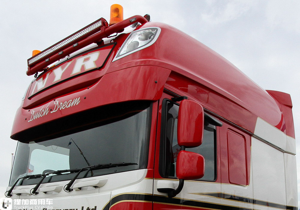 驾驶室加长90cm,内饰堪比KTV包房,这辆达夫卡车改装的真有特色 - 第6张 - 提加商用车网 驾驶室加长90cm,内饰堪比KTV包房,这辆达夫卡车改装的真有特色 - 第6张