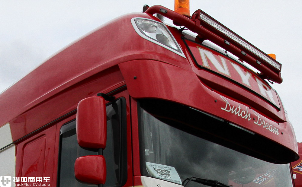 驾驶室加长90cm,内饰堪比KTV包房,这辆达夫卡车改装的真有特色 - 第7张 - 提加商用车网 驾驶室加长90cm,内饰堪比KTV包房,这辆达夫卡车改装的真有特色 - 第7张