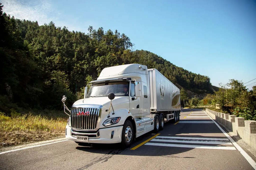 不仅仅是拉风,长头重卡的这些优势你都知道吗? - 第5张 - 提加商用车网 不仅仅是拉风,长头重卡的这些优势你都知道吗? - 第5张