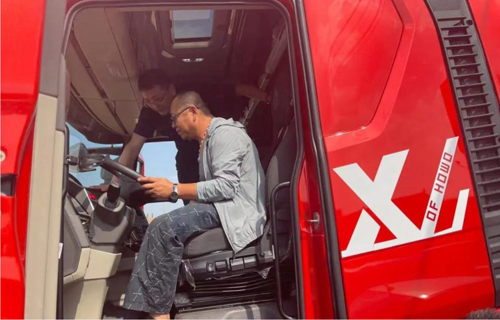 全国首台丨中国重汽豪沃MAX交车啦! - 第2张 - 提加商用车网 全国首台丨中国重汽豪沃MAX交车啦! - 第2张