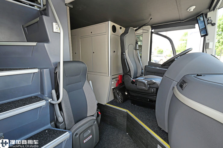 沃尔沃9700 DD双层豪华巴士进入德国市场，来看看媒体对它的试乘感受 - 第11张