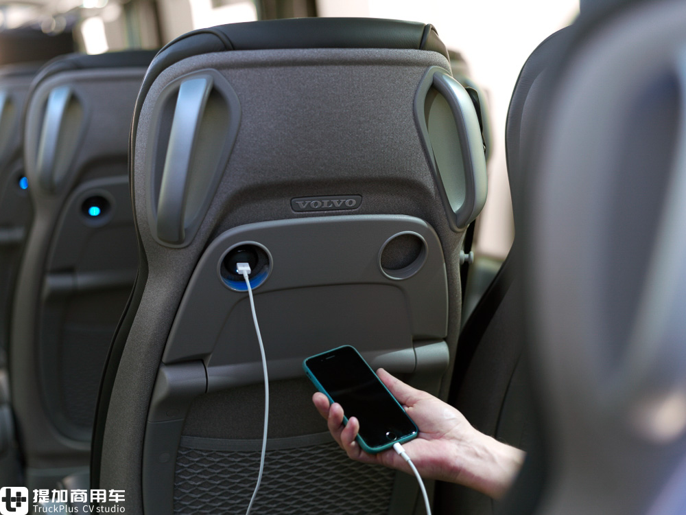 沃尔沃9700 DD双层豪华巴士进入德国市场，来看看媒体对它的试乘感受 - 第19张