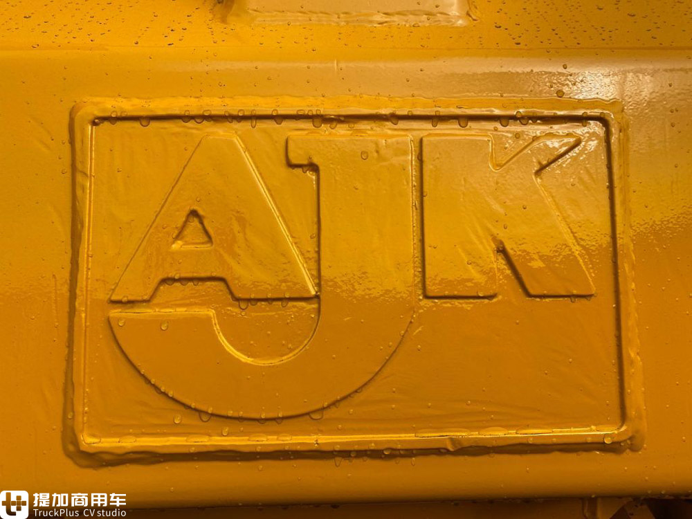 曾被中国恒天收购的荷兰吉纳夫卡车,到底实力如何?实拍吉纳夫5轴自卸车实拍带您好好看看 - 第13张 - 提加商用车网 曾被中国恒天收购的荷兰吉纳夫卡车,到底实力如何?实拍吉纳夫5轴自卸车实拍带您好好看看 - 第13张