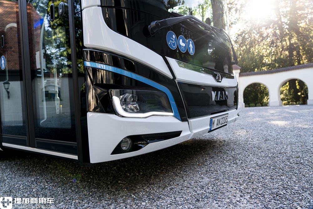 电池在车顶,解决车内空间问题,带您好好看看曼恩Lion’s City 12E电动客车 - 第6张 - 提加商用车网 电池在车顶,解决车内空间问题,带您好好看看曼恩Lion’s City 12E电动客车 - 第6张