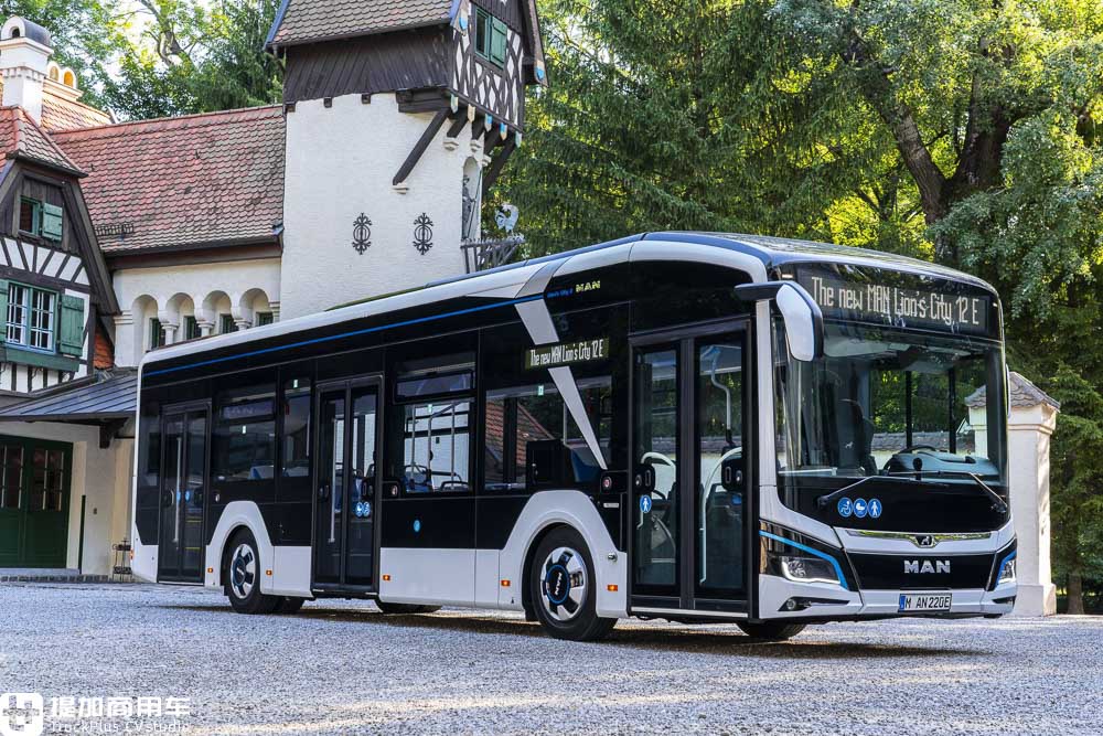 电池在车顶,解决车内空间问题,带您好好看看曼恩Lion’s City 12E电动客车 - 第8张 - 提加商用车网 电池在车顶,解决车内空间问题,带您好好看看曼恩Lion’s City 12E电动客车 - 第8张