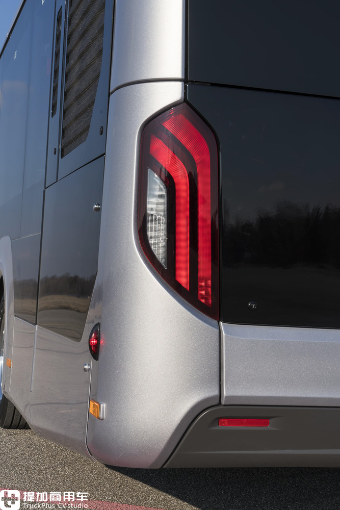 电池在车顶,解决车内空间问题,带您好好看看曼恩Lion’s City 12E电动客车 - 第12张 - 提加商用车网 电池在车顶,解决车内空间问题,带您好好看看曼恩Lion’s City 12E电动客车 - 第12张