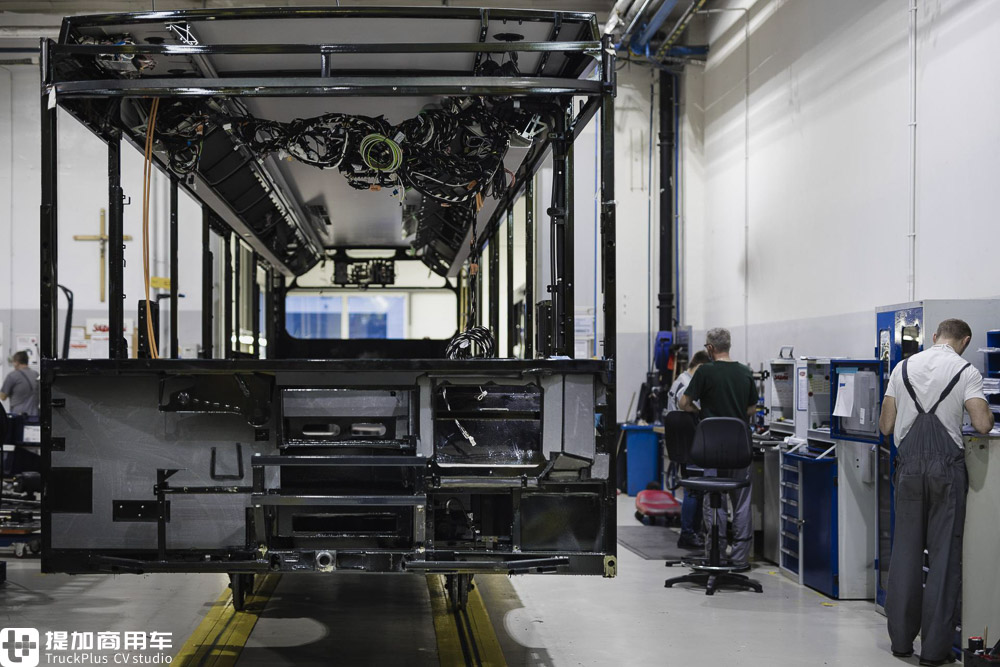 电池在车顶,解决车内空间问题,带您好好看看曼恩Lion’s City 12E电动客车 - 第16张 - 提加商用车网 电池在车顶,解决车内空间问题,带您好好看看曼恩Lion’s City 12E电动客车 - 第16张