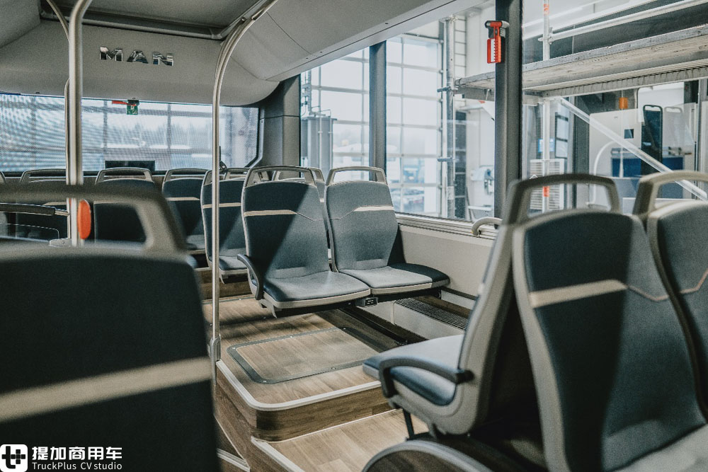 电池在车顶,解决车内空间问题,带您好好看看曼恩Lion’s City 12E电动客车 - 第19张 - 提加商用车网 电池在车顶,解决车内空间问题,带您好好看看曼恩Lion’s City 12E电动客车 - 第19张