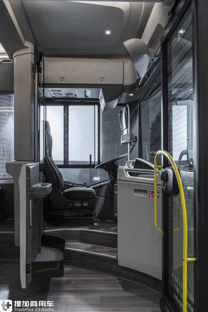 电池在车顶,解决车内空间问题,带您好好看看曼恩Lion’s City 12E电动客车 - 第23张 - 提加商用车网 电池在车顶,解决车内空间问题,带您好好看看曼恩Lion’s City 12E电动客车 - 第23张