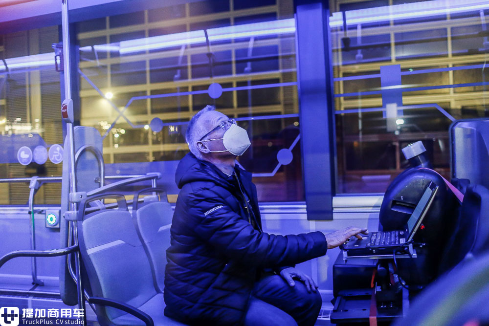 电池在车顶,解决车内空间问题,带您好好看看曼恩Lion’s City 12E电动客车 - 第28张 - 提加商用车网 电池在车顶,解决车内空间问题,带您好好看看曼恩Lion’s City 12E电动客车 - 第28张