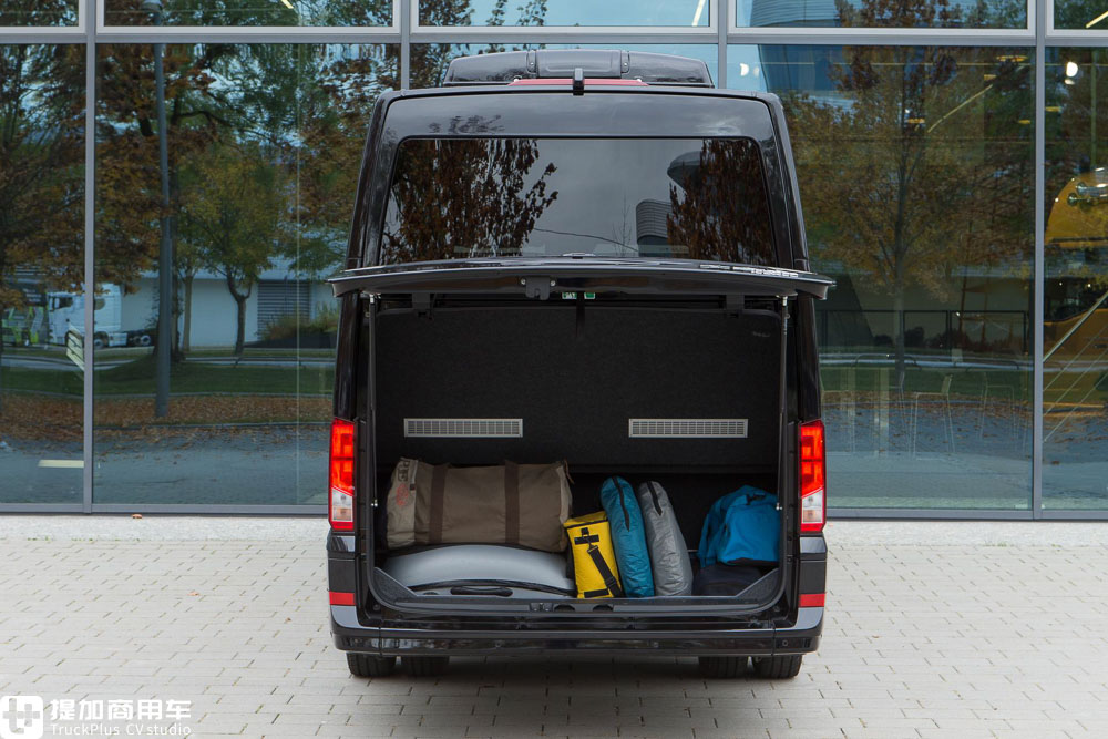 车长近7.4米,共16个乘客座位,曼恩TGE客运小巴车型来袭 - 第9张 - 提加商用车网 车长近7.4米,共16个乘客座位,曼恩TGE客运小巴车型来袭 - 第9张